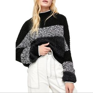 Nwt-Free People Sunbrite Black & White Mixed Knit Fuzzy Semi Crop Sweater